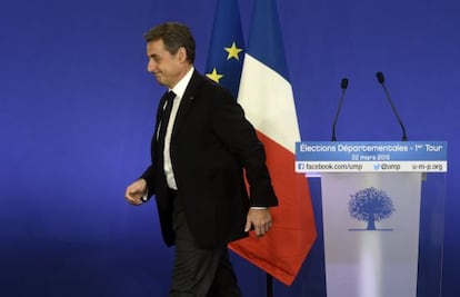 Nicolás Sarkozy, ayer en la sede del partido UMP en París.