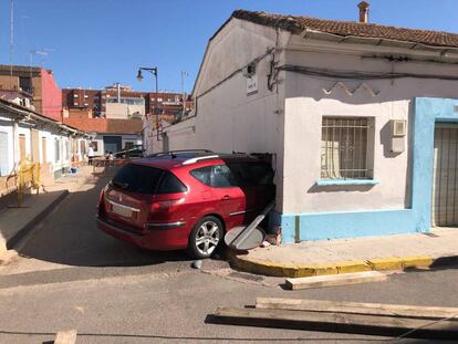 Coche empotrado en Xirivella. 