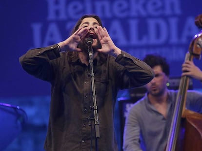 Salvador Sobral, en la Plaza Trinidad de san Sebastián.