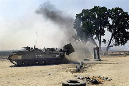 Un tanque israelí, durante una incursión en Beit Hanún, en el norte de Gaza.