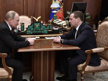 Putin e Medvedev durante reunião nesta quarta-feira no Kremlin.