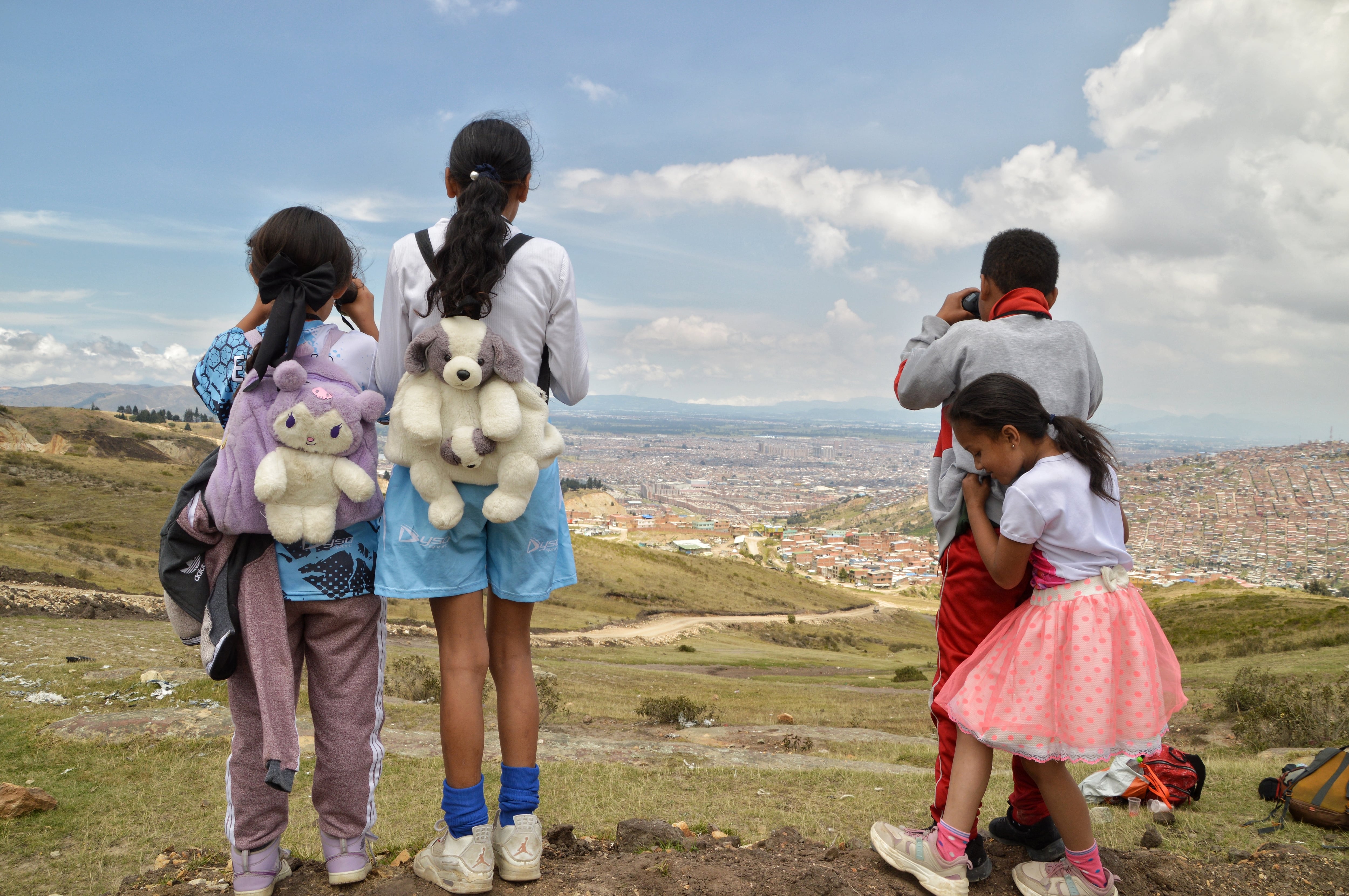 Los niños guardianes de las montañas de Soacha, al sur de Bogotá, Colombia.