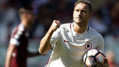 Totti celebra su gol ante el Torino en la última jornada de Serie A