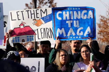 Manifestantes contra las redadas de ICE, en Oklahoma.