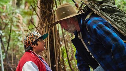 "Hunt for the Wilderpeople": "Faça aos seus olhos, ouvidos e rosto o favor de ir vê-lo. Um filme incrível”, disse Ryan Reynolds. “Um dos melhores filmes que vi em muito tempo”, acrescentou Chris Hemsworth. E o melhor é que todos os elogios que forem escritos sobre esta genialidade neozelandesa serão insuficientes. Autor: Carlos Megía. Foto: Madman Entertainment