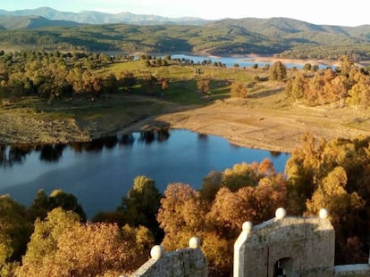 VIsta del pantano desde la muralla. |