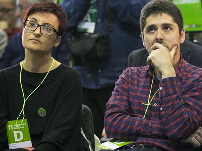 Marta Ribas y David Cid, en un momento de la asamblea.