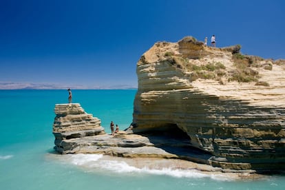 Acantilados de la isla griega de Corfú.