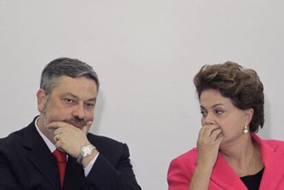 Antonio Palocci y Dilma Rousseff, en un acto público el pasado mayo en Brasilia.