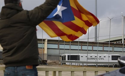 Los presos Oriol Junqueras, Raül Romeva, Jordi Turull, Josep Rull, Joaquim Forn, Jordi Sànchez y Jordi Cuixart han ingresado al centro penitenciario de Soto del Real sobre las 17:20 horas.