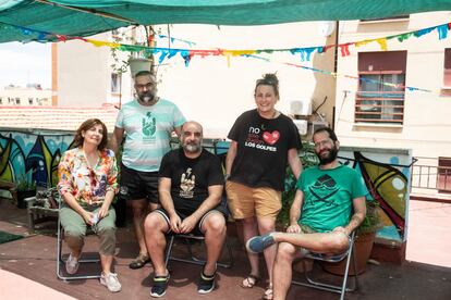 Miembros y participantes del centro autogestionado La Villana, en Vallecas.
