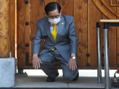 Lee Man-hee, fundador da Igreja do Jesus Shincheonji, durante um ato religioso em Gapyeong (Coreia do Sul) em 2 de março.