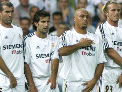 Zidane, Figo, Ronaldo y Beckham en un partido de la temporada 2003-2004