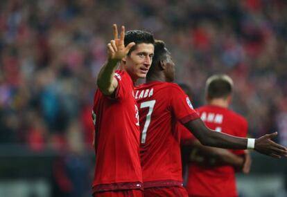 Lewandowski celebra su tercer gol ante el Dínamo de Zagreb.