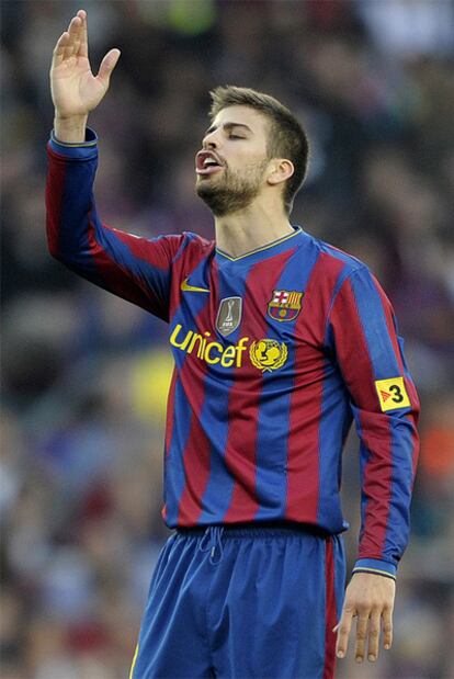 Gerard Piqué, durante el partido ante el Xerez.