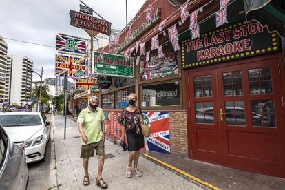 La zona del Raco de L´oix de Benidorm ahora con escasos turistas ingleses.