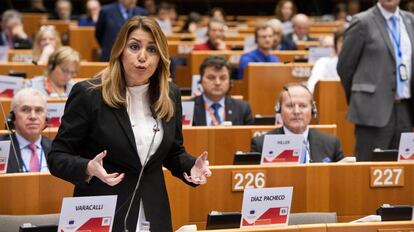 La Presidenta de la Junta de Andalucía, Susana Díaz, durante su intervención en la sesión plenaria del Comité Europeo de las Regiones, en Bruselas.