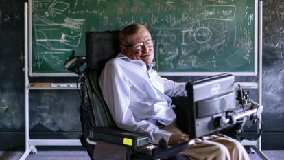 Hawking en el ‘Potter room’, punto neurálgico del departamento de matemática aplicada y física teórica del Centro de Ciencias Matemáticas de Cambridge.