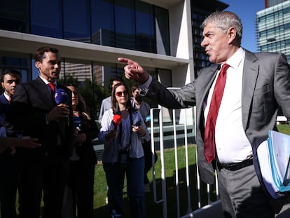 El ex primer ministro José Sócrates, a su llegada al juicio contra él en el Campus de la Justicia de Lisboa.