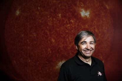 César García Marirrodriga, en la sede de la Agencia Espacial Europea en Villanueva de la Cañada (Madrid)