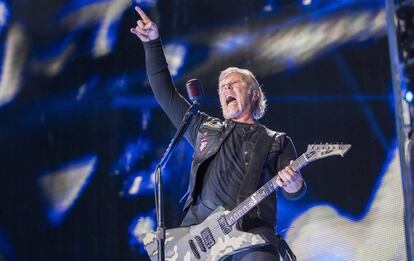 James Hetfield, líder de Metallica, durant el concert que va oferir a Barcelona.