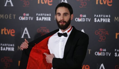 Dani Rovira en la alfombra roja de los Goya.