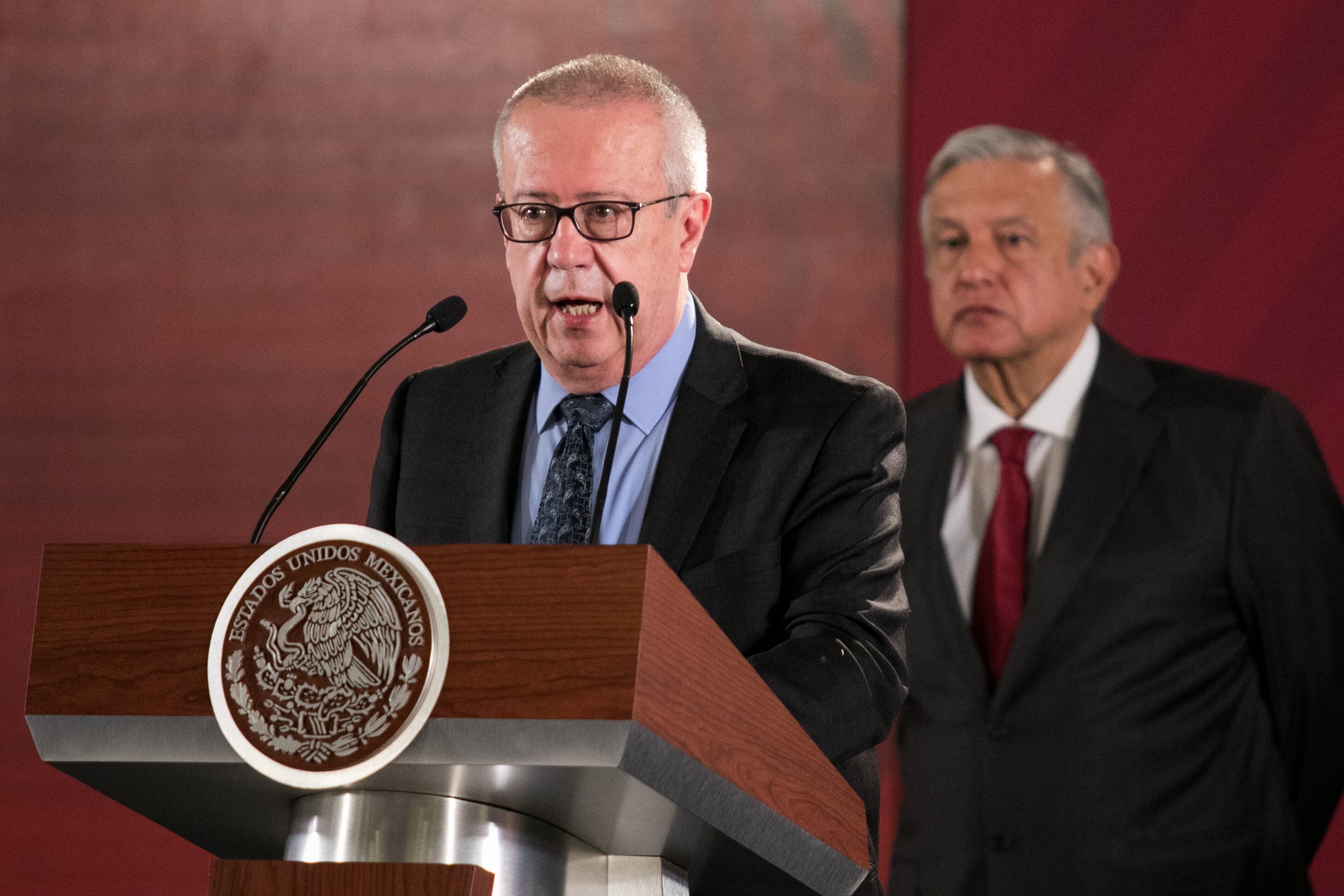 Carlos Urzua durante una conferencia de prensa, el 13 de mayo de 2019 en Palacio Nacional.