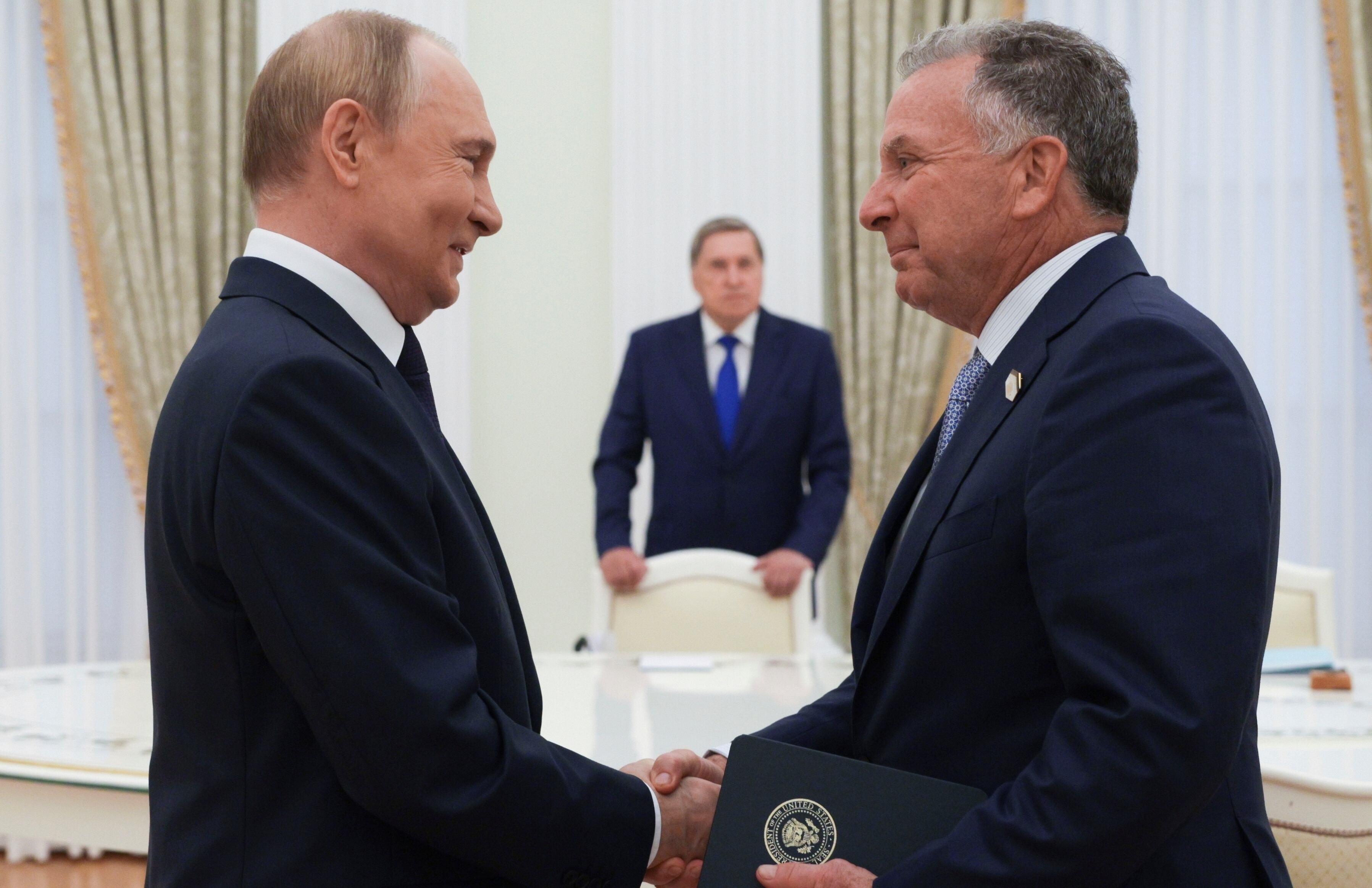 El enviado de Trump, Steve Witkoff, asesoró a Rusia sobre cómo halagar al presidente estadounidense