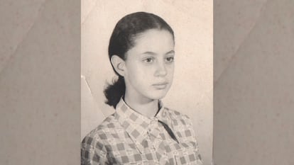 Foto tomada para su certificado de primaria, cuando tenía 12 años.