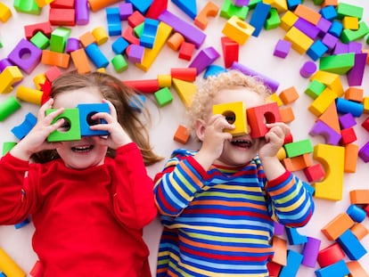 Son perfectos para que los más pequeños aprendan mientras se divierten. GETTY IMAGES.