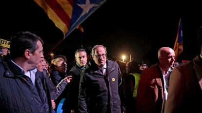 Quim Torra, a su llegada al acto en el que el independentismo conmemora el primer aniversario del encarcelamiento de miembros del anterior Govern frente al Centro Penitenciario Lledoners.