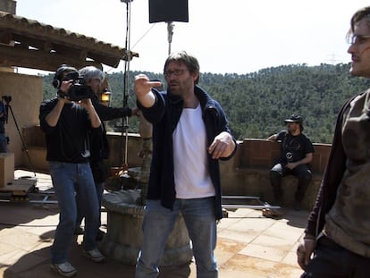 Alberto Marini (con camiseta blanca), en el rodaje de 'Summer Camp'.