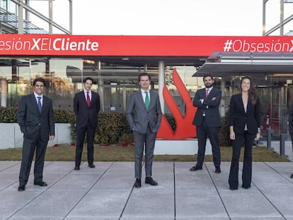 Equipo de bonos de Santander: Pablo Trueba, Miguel de Noronha, Antonio García, Gabriel Castellanos, Natalia Aliño e Ignacio Basa.