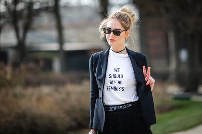 Chiara Ferragni a su llegada a un desfile de Dior.