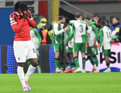 Rafael Leao después del gol del Feyenoord ante el Milan.