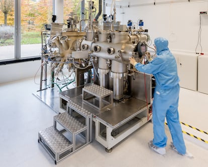 Una antena cuántica en los laboratorios de semiconductores de Thales en París (Palaiseau).