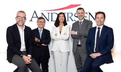 En la fotografía, de izquierda a derecha: José Vicente Morote, socio director de Andersen Iberia; Gonçalo Rodhes; Filipa Barata; Pedro Drago, y José Mota Soares, socio de Andersen Iberia y director de la oficina en Lisboa.