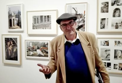 Captura de un vídeo publicado en Facebook de Claudio del Campo presenta su exposición 'Pintando la fotografía', en 2019.