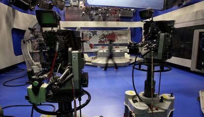 Càmeres en un estudi de TV3.