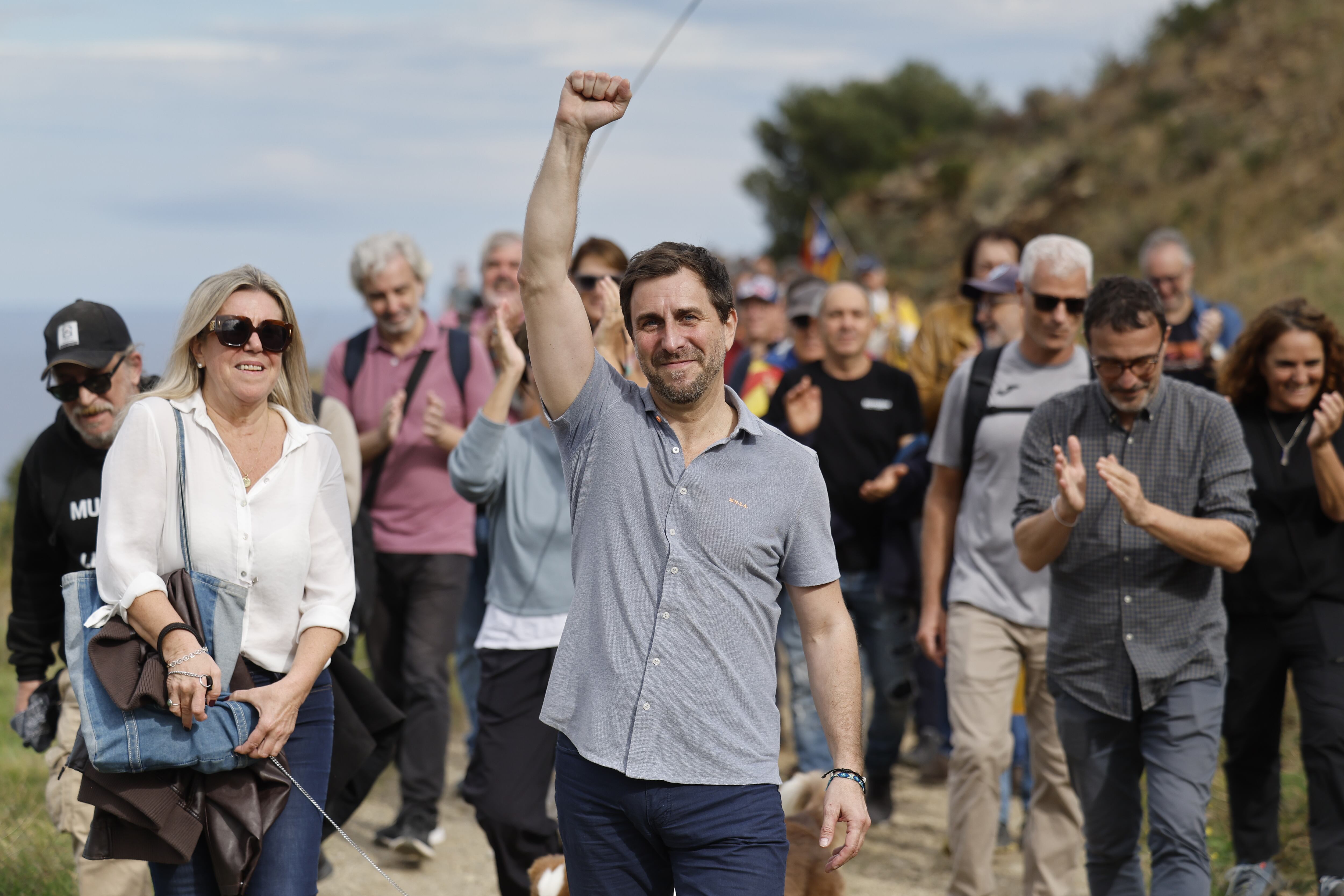 Toni Comín en su retorno simbólico y a pie: “La independencia sigue siendo igual de necesaria”