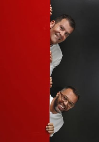 Adrián Madrid (a dalt) i Óscar Cornejo, amos de La Fábrica de la Tele i productors de 'Sálvame'.