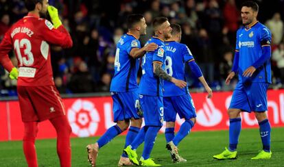 Los jugadores del Getafe celebran un gol.