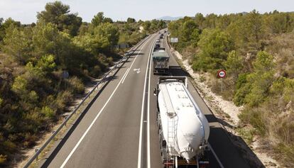 Camions a la N-340, aquest agost.