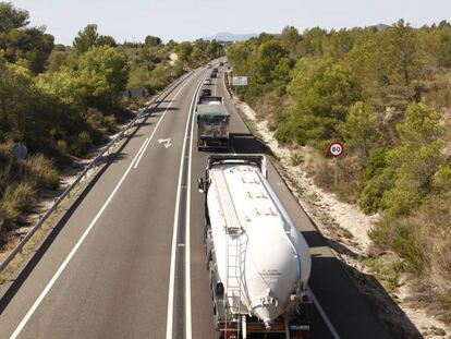 Camions a la N-340, aquest agost.