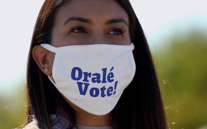 Una partidaria de Kamala Harris, en un acto electoral en octubre de 2020 en Texas.