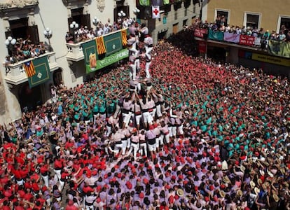 Tres colles fan pinya amb els Minyons en el 3de10fm a la diada de Sant Fèlix.