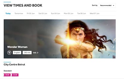 Gal Gadot como Wonder Woman en la página web de un cine libanés.