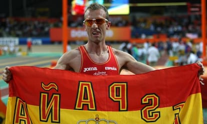 Sergio Sánchez celebra su plata en Doha 2010.