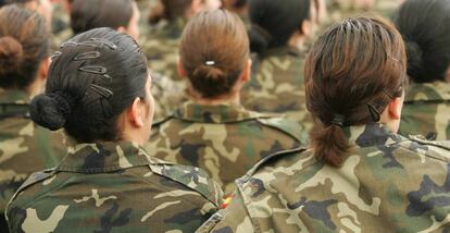 Mujeres militares en la base de El Goloso (Madrid).