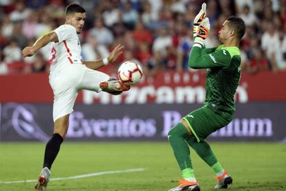 André Silva está a punto de batir a Asenjo. Era el último minuto. 